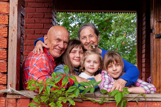 10 idées de cadeaux personnalisés pour vos grands-parents (et vraiment touchantes)